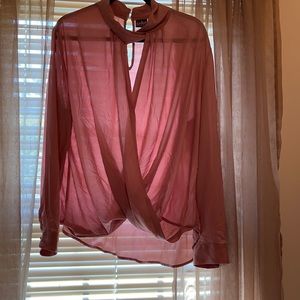 Soho Jeans keyhole/high neck sheer mauve top XL